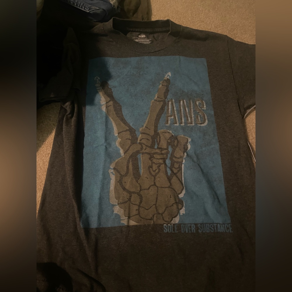 Van tshirt size small